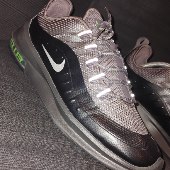 Nike ACG Gray and Black Athletic Shoes - Picture 4 of 13